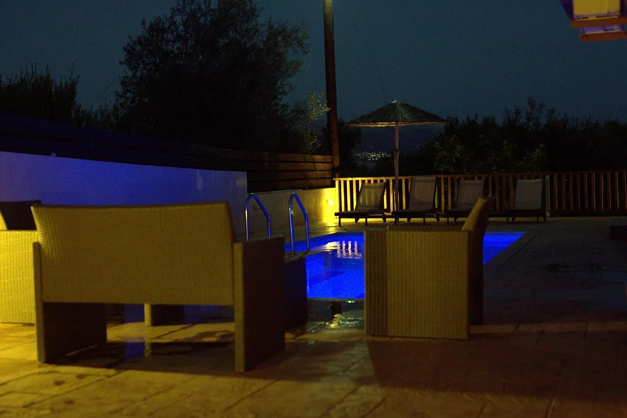 Ionian Balcony Apartment Lixouri